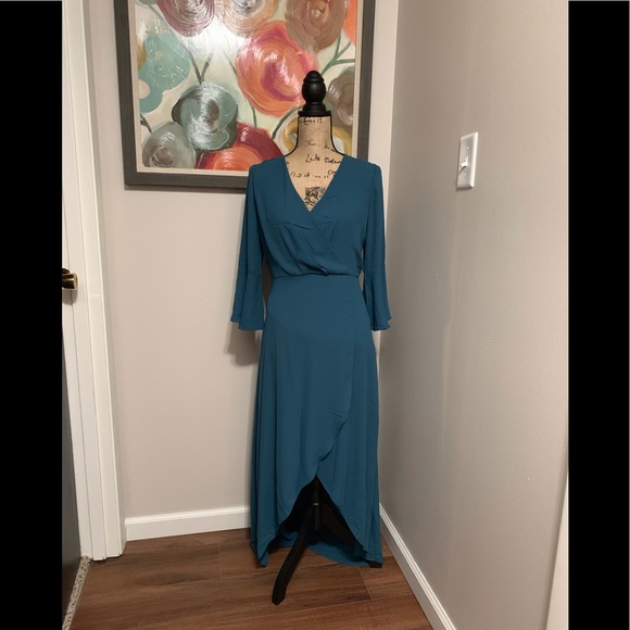 Everly Dresses & Skirts - Gorgeous Everly Maxi Dress 💕